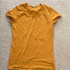 Active Basic Gold Fitted Short Sleeve‎ Tee